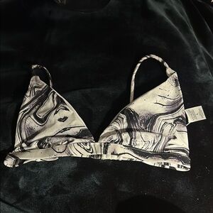 VENUS Monochrome Fashion Piece